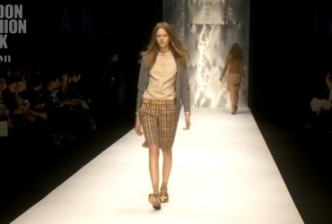 Live blogging: DAKS f/w 2010-2011 @LFW