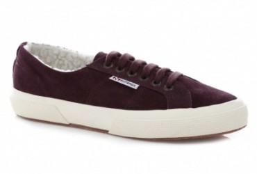 Superga: tenisi imblaniti si noua definitie a stilului relaxat