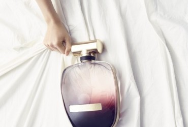 L’Extase by Nina Ricci: elixirul seductiei pure sau arma letala din arsenalul feminin