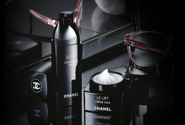 LE LIFT Eye Concentrate si Recontouring Massage Mask (Chanel): un ritual cosmetic de exceptie pentru redarea fermitatii si densitatii tenului