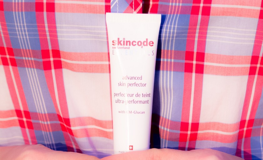 Skincode Essentials Advanced Skin Perfector: solutia ideala pentru imbunatatirea aspectului tenului si sporirea rezistentei machiajului