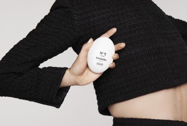 Doua noi gestualitati cosmetice si o confesiune olfactiva cuceritoare: Chanel  N°5 L’EAU On Hand Cream si All-Over Spray