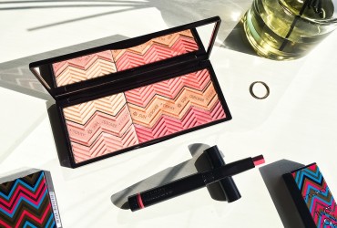 Ora de aur captata in doua lansari By Terry de o finete exceptionala: paleta de pudre bronzante Sun Designer si rujul pentru contur si volum Twist-On Lip