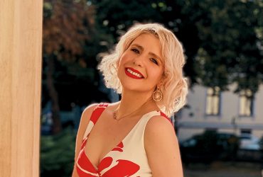 Pentru fiecare femeie exista un ruj rosu perfect. Iata trei variante care au ramas cu mine de-a lungul anilor si care s-au transformat in amprente ale personalitatii