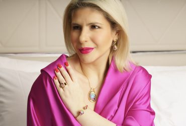 In oglinda frumusetii: bijuteria artistica ca simbol al trailor profunde si al imaginarului posibil