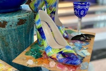 Un strop de albastru magic si o punte de suflet: CONDUR by alexandru x Hamid Katrib